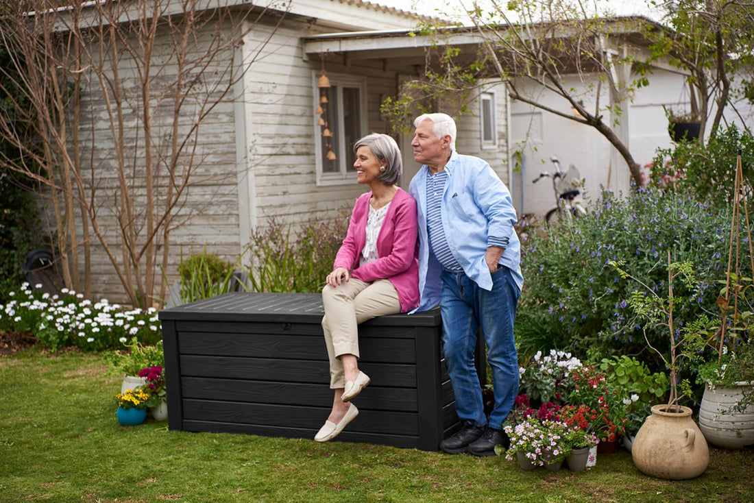 Keter Westwood 150-Gallon Deck Box