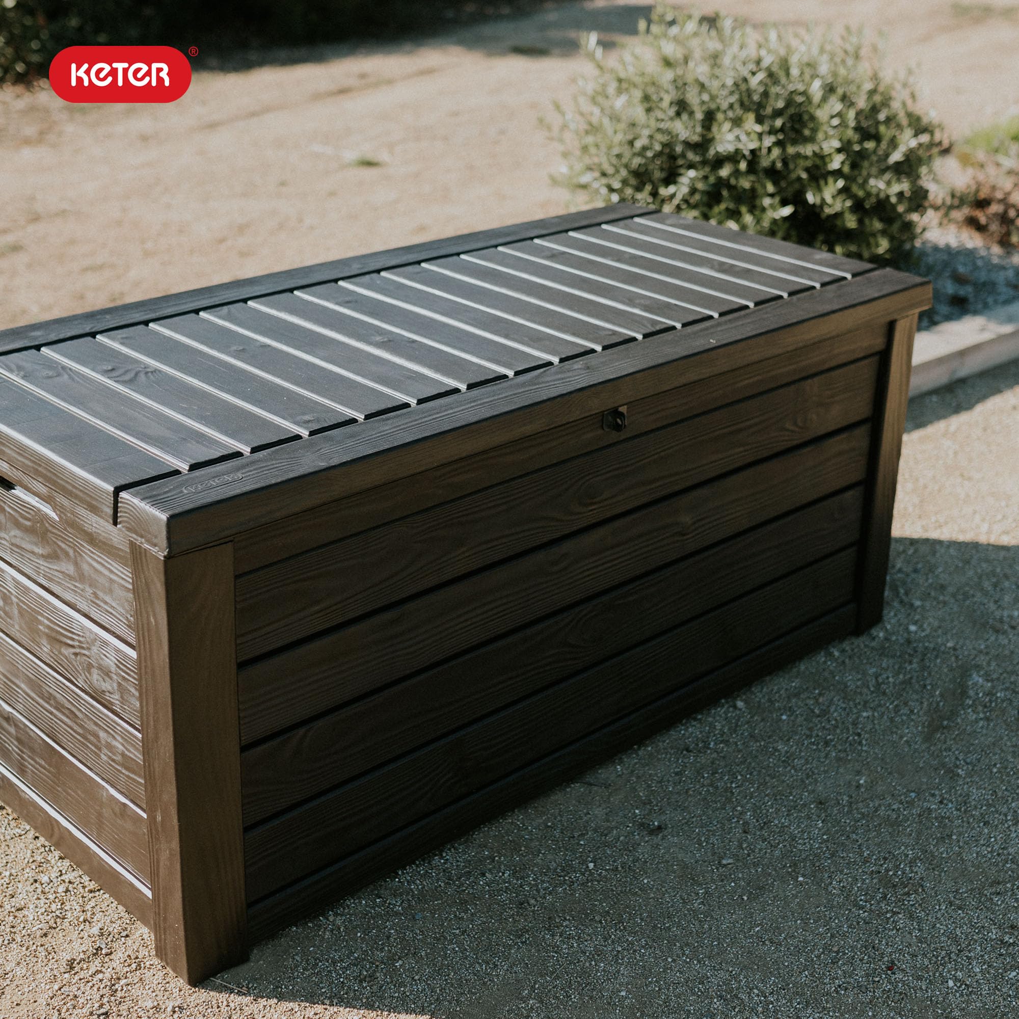 Keter Westwood 150-Gallon Deck Box