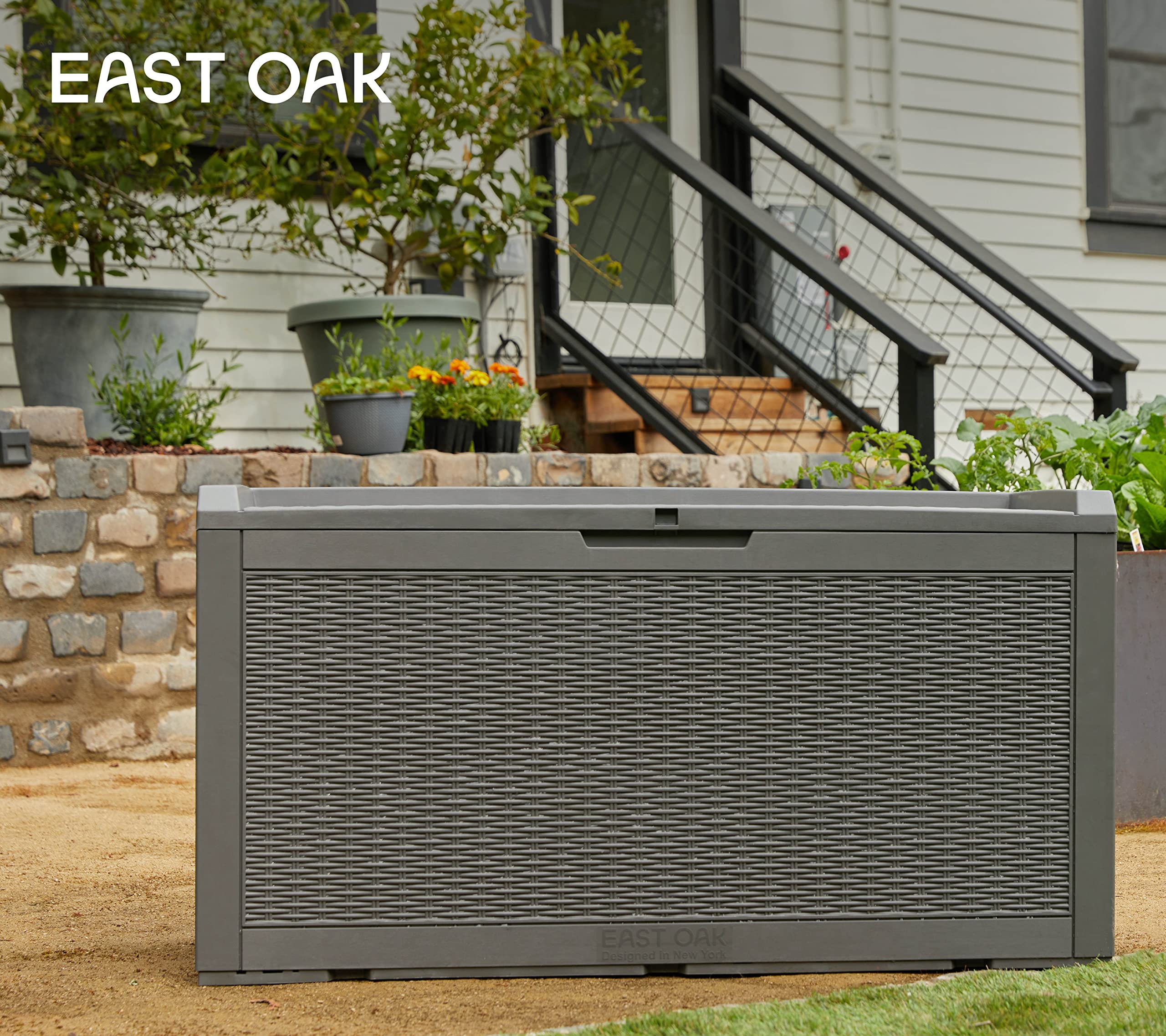 EAST OAK 31-Gallon Outdoor Deck Box, Grey