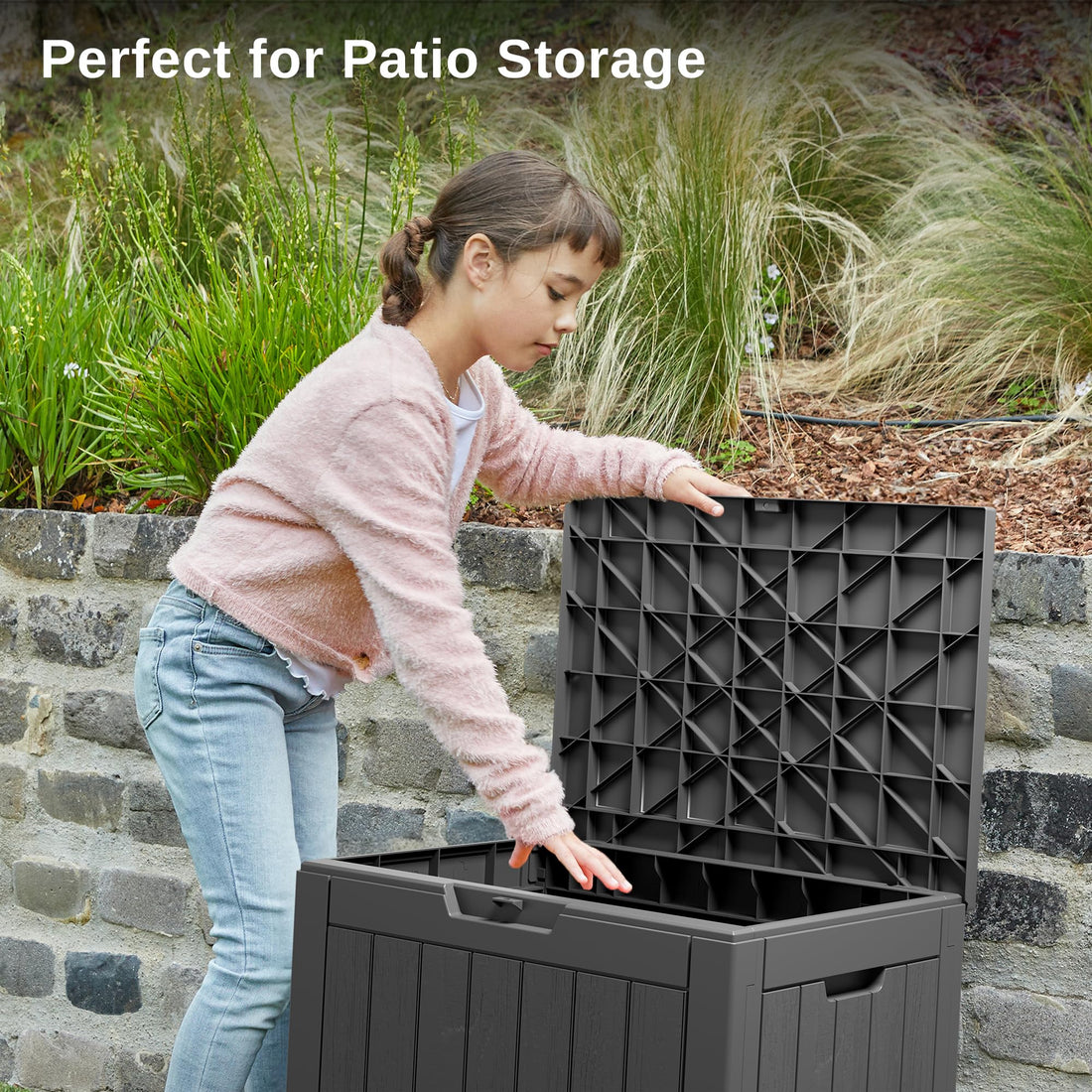 EAST OAK 31-Gallon Outdoor Deck Box, Grey
